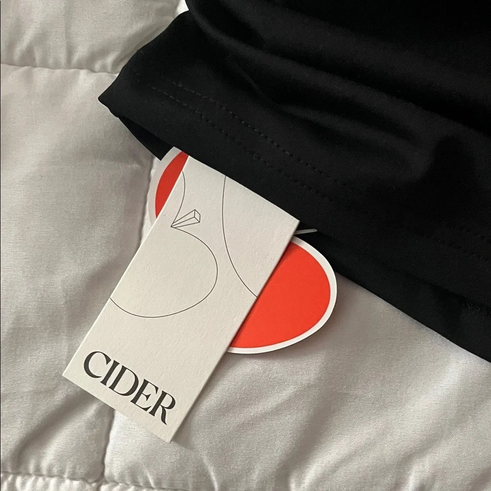Cider Elegant Black Strapless Top - Picture 7 of 7